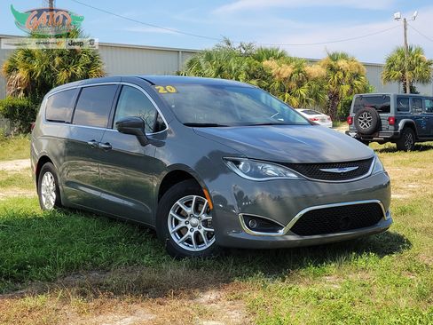 Used 2020 Chrysler Pacifica Touring w/ Advanced Safetytec Group FWD image 1