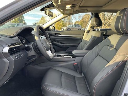 New 2025 Nissan Altima 2.5 SR w/ SR Premium Package image 16