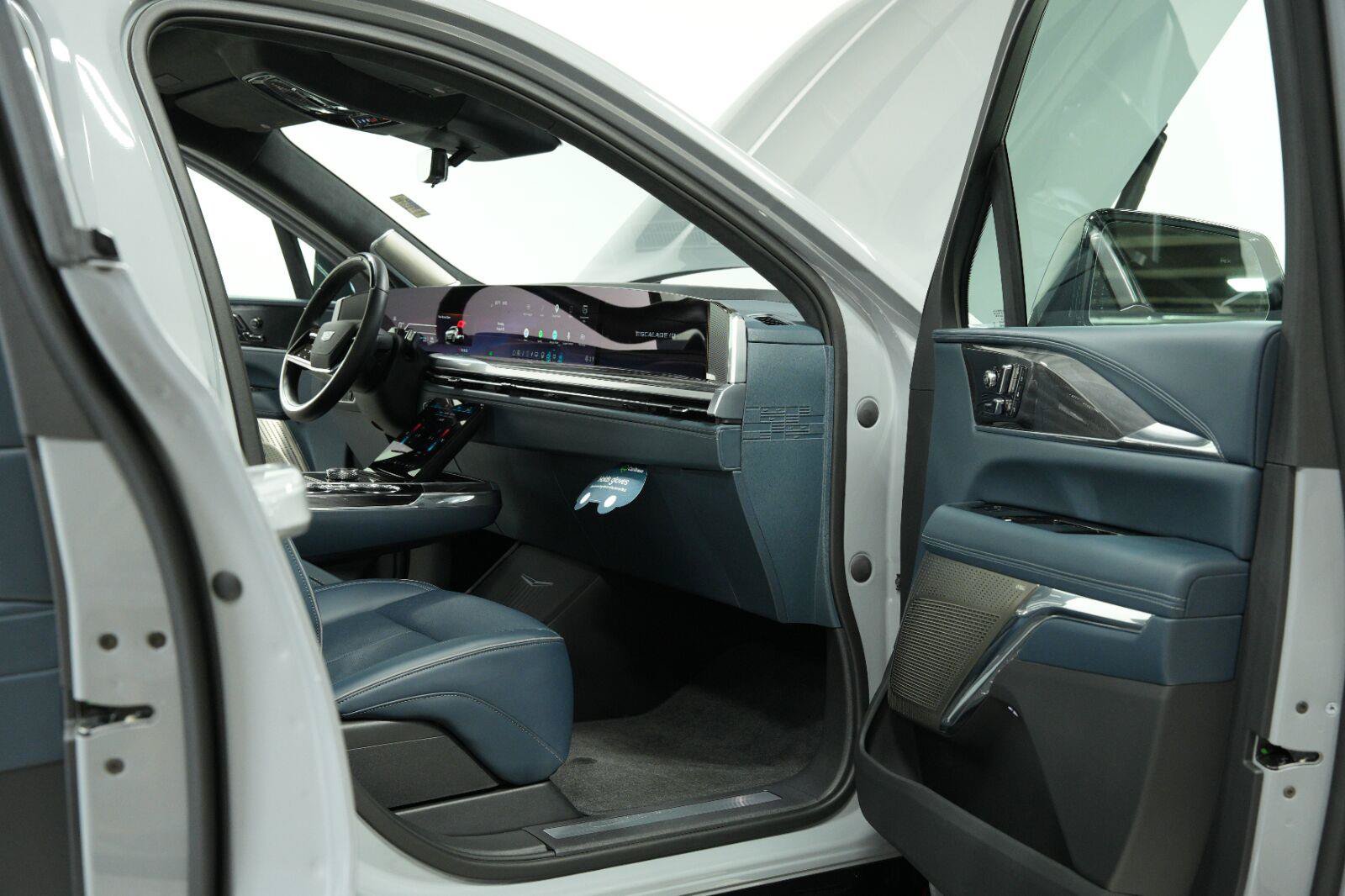 Certified 2026 Cadillac Escalade IQ Sport 2 AWD/4WD image 13