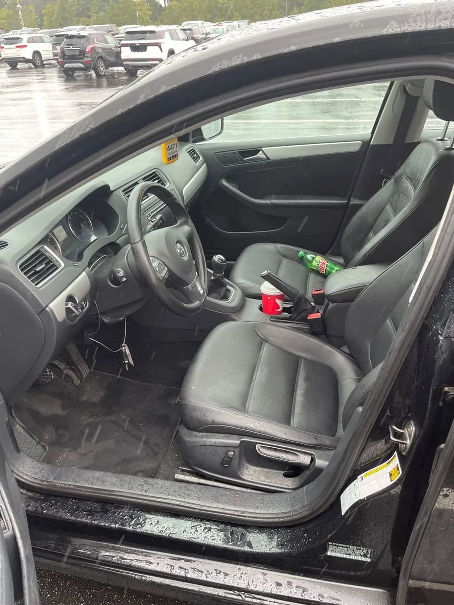 Used 2014 Volkswagen Jetta SE FWD image 3