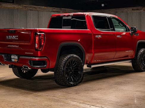 Used 2024 GMC Sierra 1500 Denali w/ Denali Reserve Package image 10