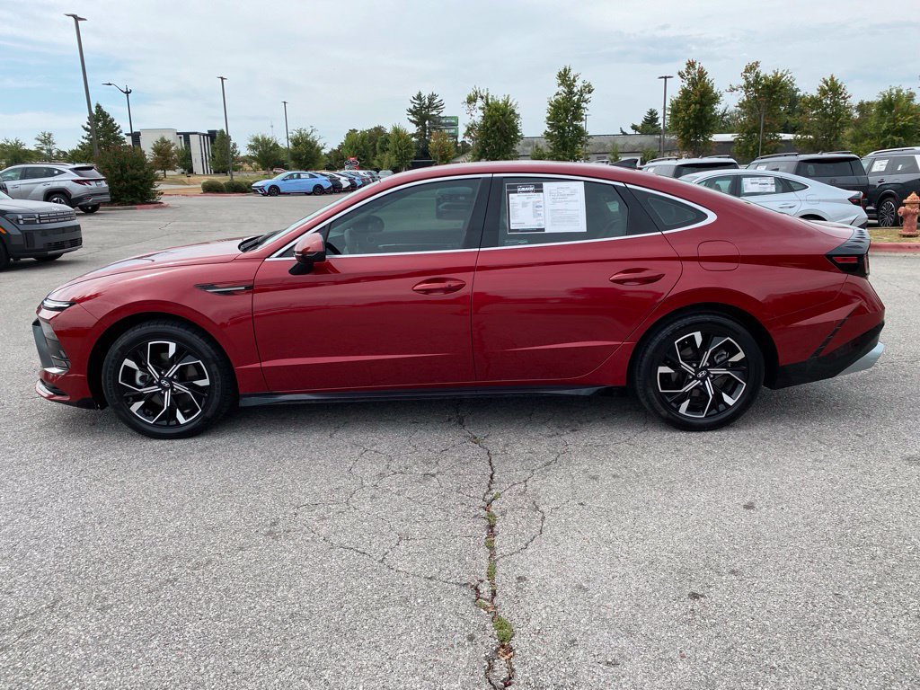Used 2025 Hyundai Sonata SEL FWD image 4