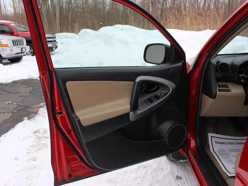 Used 2010 Toyota RAV4 Limited image 15