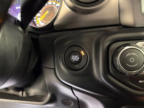 Used 2020 Jeep Wrangler Unlimited Sport S image 29