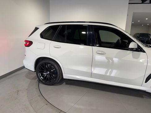 Used 2021 BMW X5 xDrive40i w/ M Sport Package AWD/4WD image 6