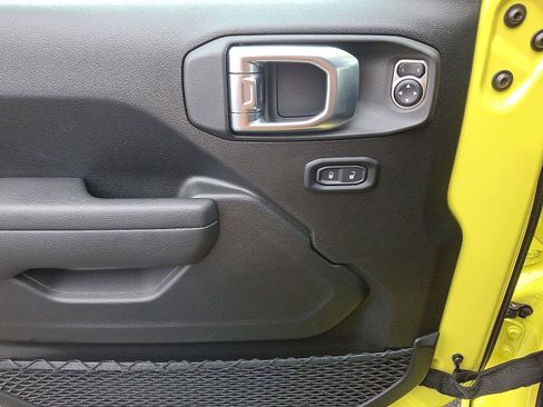 Used 2023 Jeep Wrangler Rubicon w/ Cold Weather Group image 25