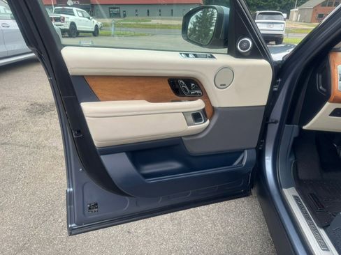 Used 2019 Land Rover Range Rover HSE AWD/4WD image 14