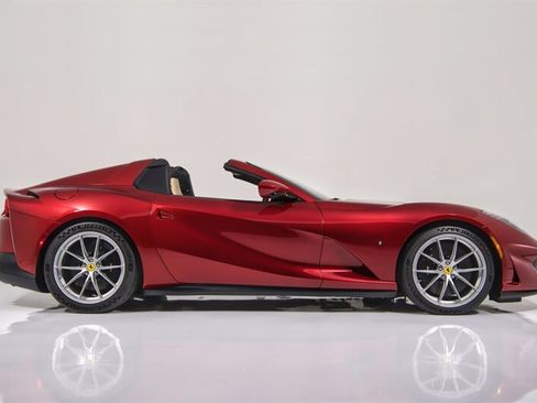 Used 2021 Ferrari 812 GTS RWD image 15