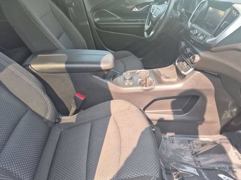 Used 2024 GMC Terrain SLE w/ Driver Convenience Package FWD image 30