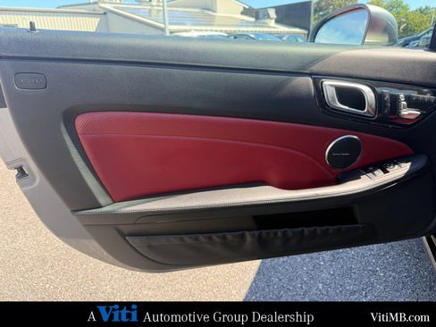 Used 2017 Mercedes-Benz SLC 300 image 20