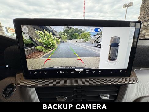 Used 2025 Ford Explorer Active w/ Active Comfort Package AWD/4WD image 19
