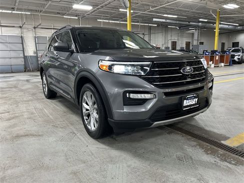 Used 2021 Ford Explorer XLT w/ Equipment Group 202A image 2