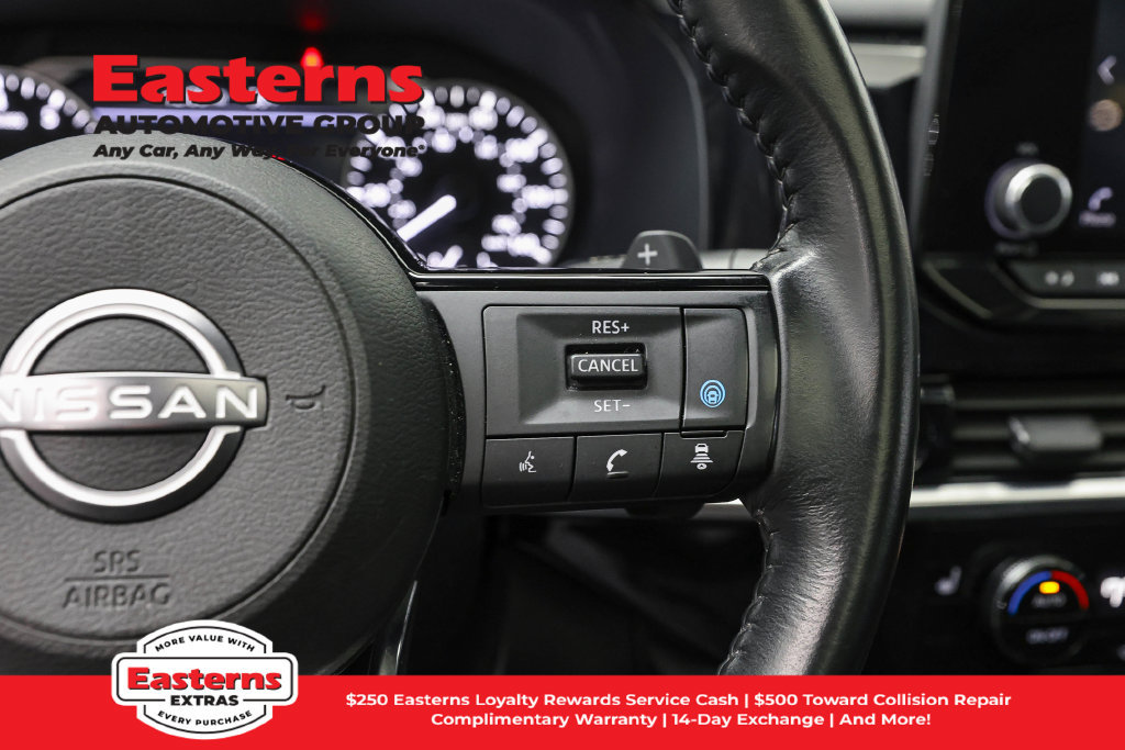 Used 2023 Nissan Pathfinder SV w/ SV Premium Package AWD/4WD image 17