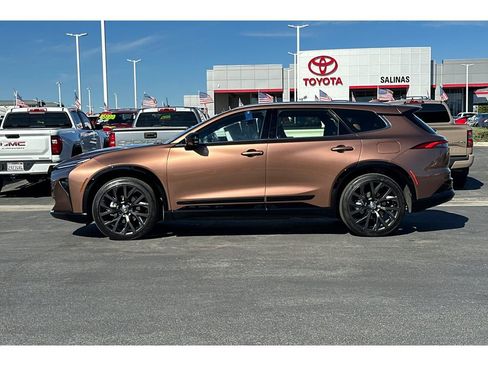 Certified 2025 Toyota Crown Signia image 7