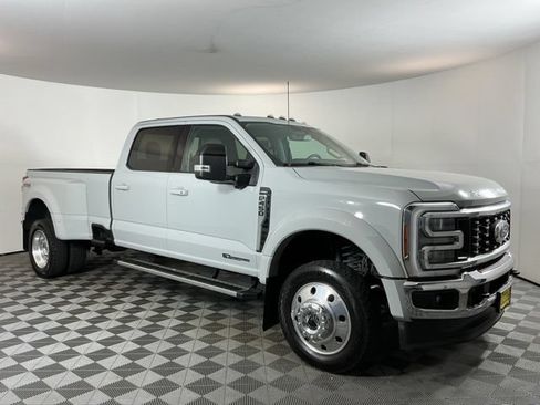 Used 2025 Ford F450 Lariat w/ FX4 Off-Road Package AWD/4WD image 3