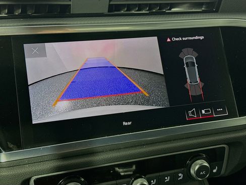 Used 2023 Audi Q3 2.0T Premium image 13