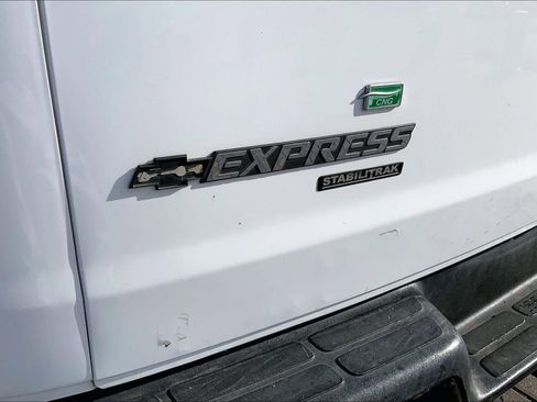 Used 2015 Chevrolet Express 2500 Work Van image 18