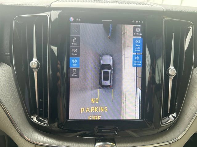 Used 2024 Volvo XC60 B5 Ultimate w/ Protection Package Premier AWD/4WD image 26