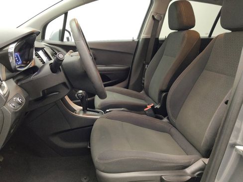 Used 2020 Chevrolet Trax LS w/ Tint and Cruise Package FWD image 17