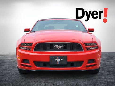 Used 2014 Ford Mustang Convertible RWD image 9