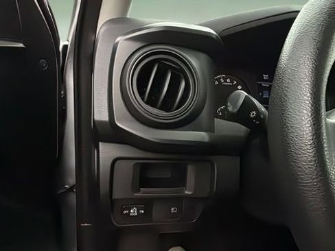 Used 2019 Toyota Tacoma SR image 18