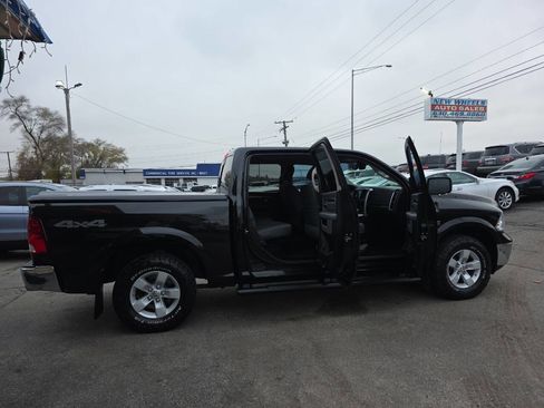 Used 2018 RAM 1500 SLT image 31
