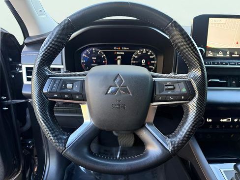 Used 2022 Mitsubishi Outlander SE image 17