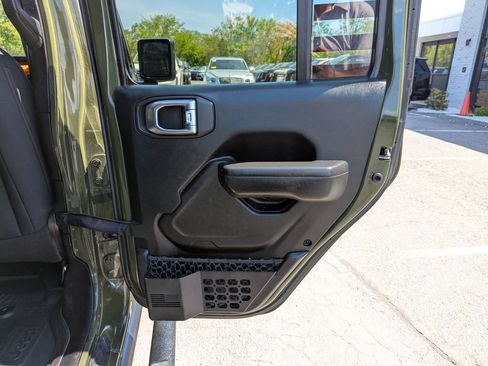 Used 2022 Jeep Gladiator Sport AWD/4WD image 36