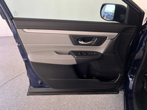 Used 2019 Honda CR-V LX image 12