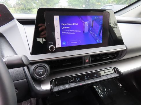 Used 2024 Toyota Prius LE image 19