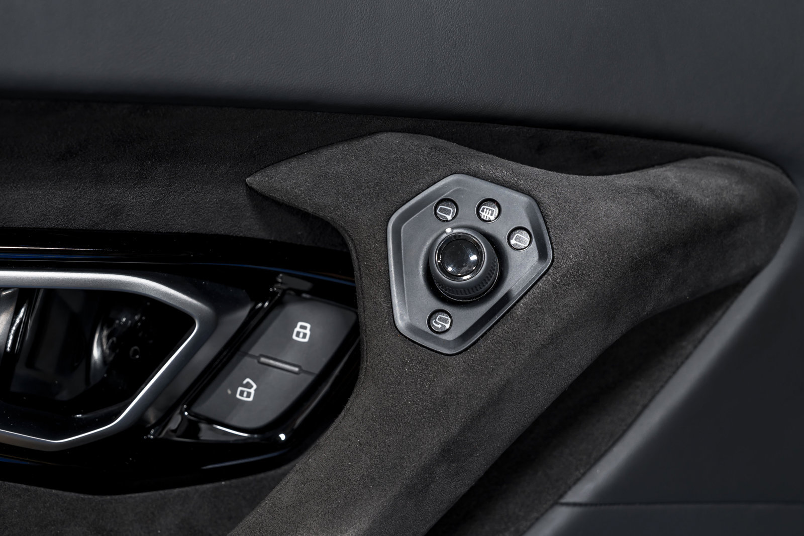 Used 2023 Lamborghini Huracan Tecnica RWD image 10