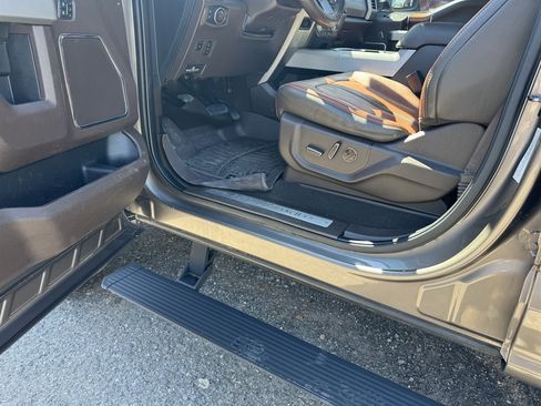 Used 2019 Ford F250 King Ranch w/ King Ranch Ultimate Package AWD/4WD image 12