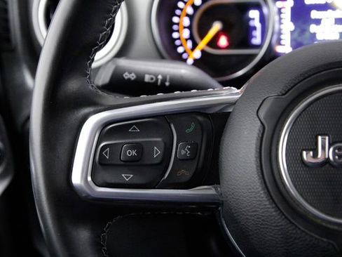 Used 2022 Jeep Wrangler Unlimited Sahara image 24