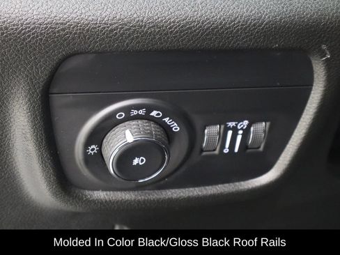 Used 2023 Jeep Grand Cherokee Limited w/ Black Appearance Package AWD/4WD image 23
