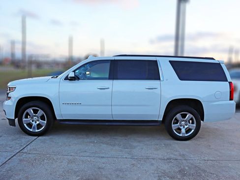 Used 2020 Chevrolet Suburban LT image 2