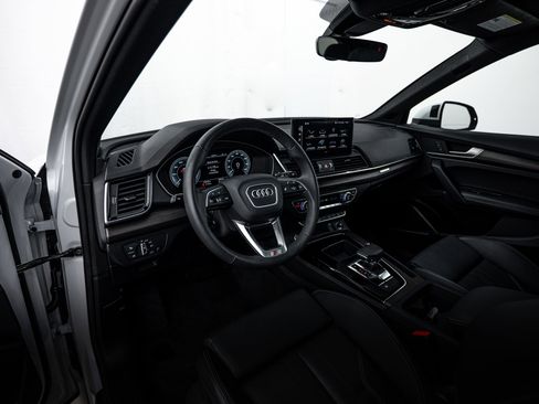 Certified 2024 Audi Q5 e Premium Plus image 13