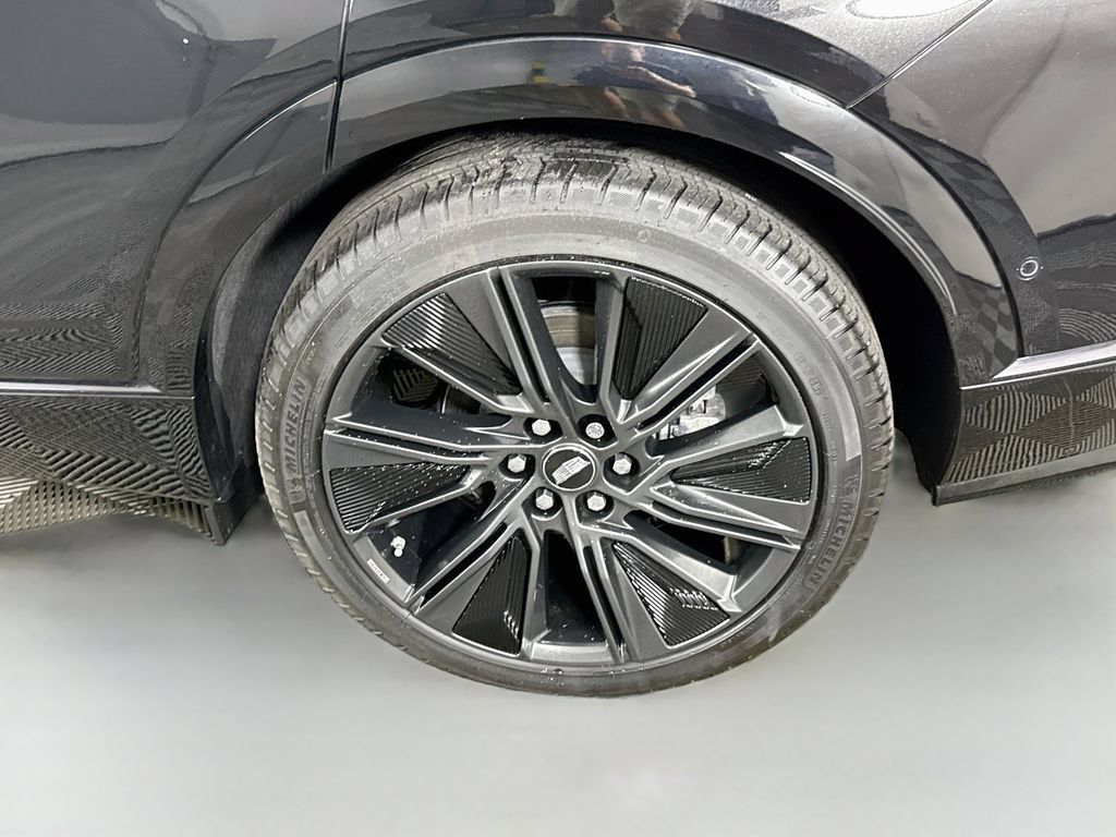 Used 2024 Cadillac Lyriq Sport AWD/4WD image 38