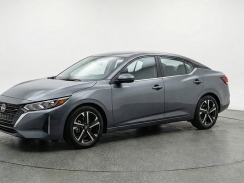 Used 2025 Nissan Sentra SV image 3