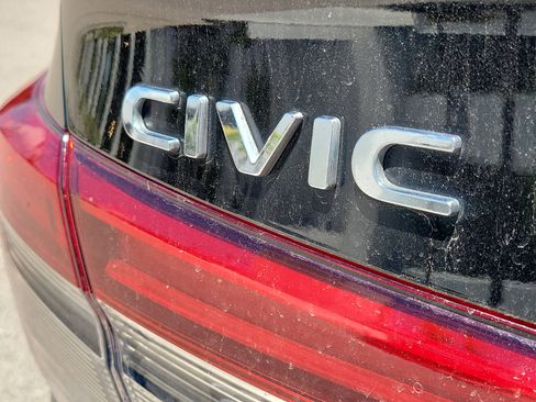 Used 2023 Honda Civic Sport image 10