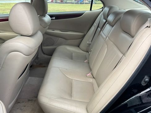 Used 2002 Lexus ES 330 FWD image 16