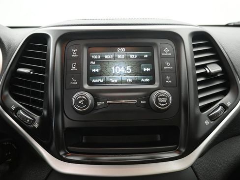 Used 2016 Jeep Cherokee Sport AWD/4WD image 13