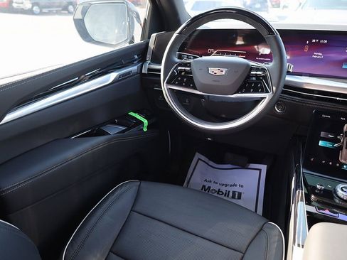 Used 2026 Cadillac Escalade ESV Sport w/ Touring Package image 20