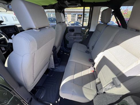 Used 2007 Jeep Wrangler Unlimited Sahara w/ Trailer Tow Group image 33