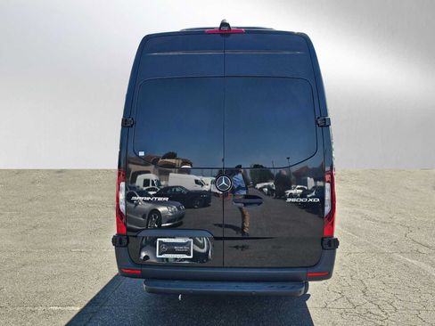 Used 2024 Mercedes-Benz Sprinter 3500 image 4