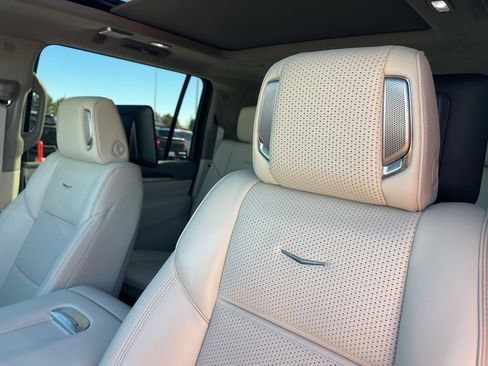 Used 2025 Cadillac Escalade ESV Sport Platinum image 24