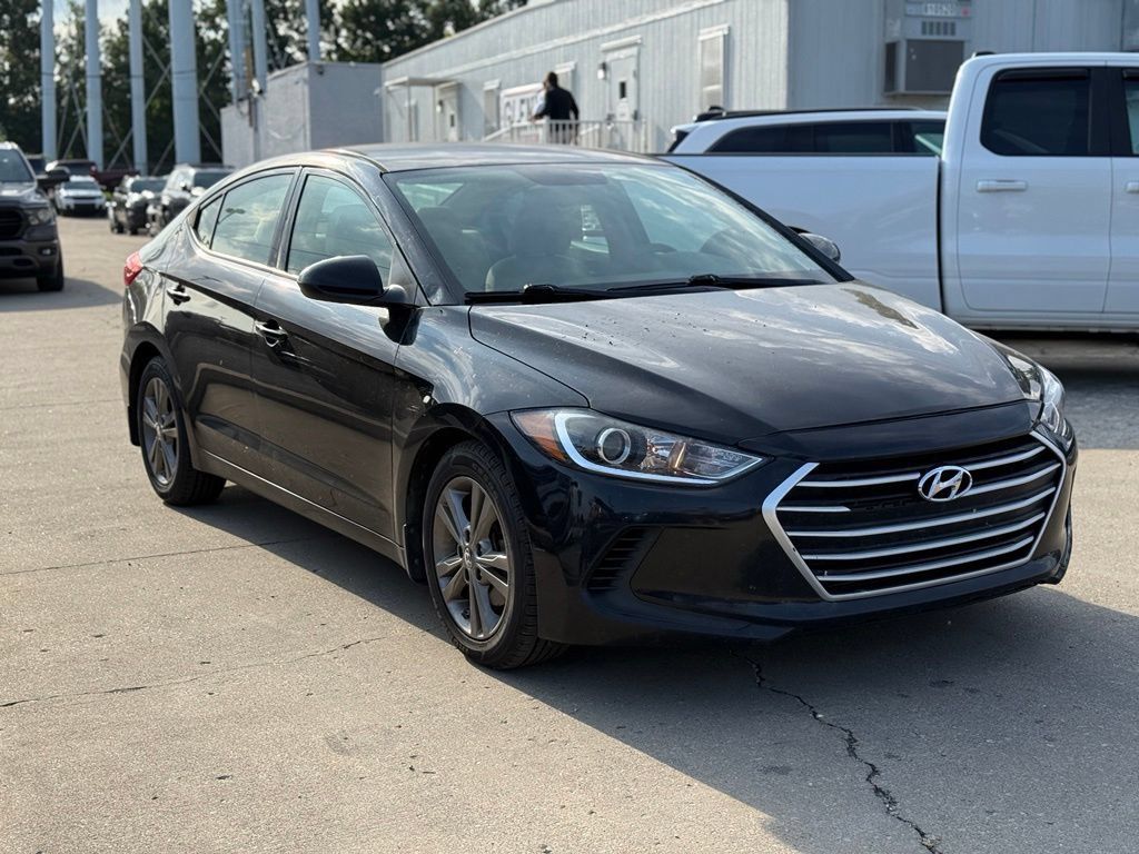 Used 2018 Hyundai Elantra SEL w/ Winter Weather Package FWD image 4