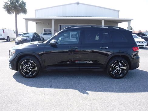 Used 2023 Mercedes-Benz GLB 250 image 1