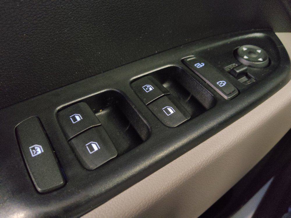 Used 2022 Hyundai Venue SEL FWD image 27
