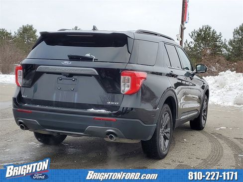 Used 2023 Ford Explorer XLT w/ Equipment Group 202A image 4