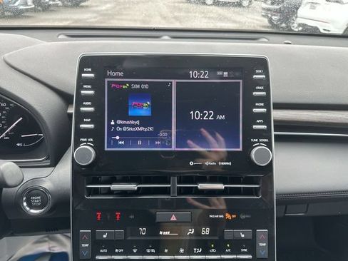 Used 2021 Toyota Avalon XLE FWD image 11